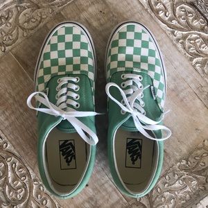 Vans tie shoe